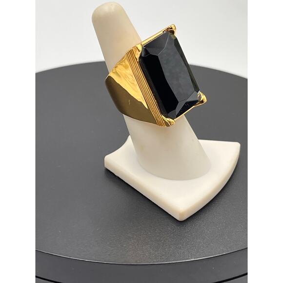 Trina Turk Large Blue Rectangle Bezel Glass Gold Tone Ring Sz 7.25 - Picture 7 of 10